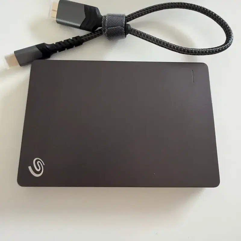 Seagate 2tb 외장하드 + 케이블 포함
