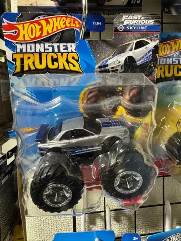 HotWheels MonsterTrucks Nissan Skyline 1