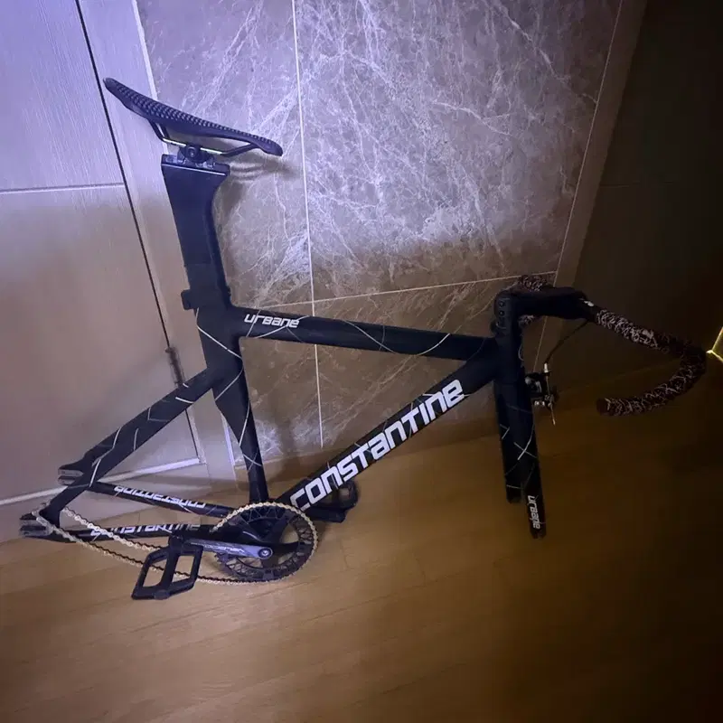 콘스탄틴 어베인 멧블랙 2025년식 급처