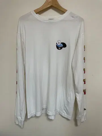 New Era 콜라보 게게게의 키타로 눈알 아저씨 긴팔 티셔츠