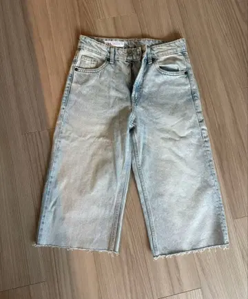 새상품 ZARA 데님 핏 로우라이즈 버뮤다 팬츠