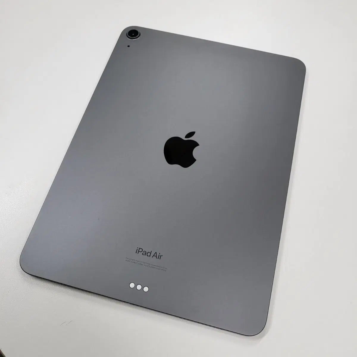 iPad Air 5 64GB Wi-Fi Gray, includes Apple Pencil 2nd generation