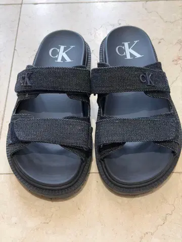 새상품급 Calvin Klein 데님 샌들 벨크로 네이비