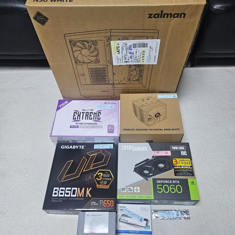 (미개봉)라이젠7500X3D 램16 조텍RTX5060 공랭본체!~