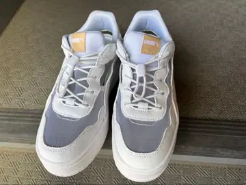 PUMA 스니커즈 화이트 23.5cm