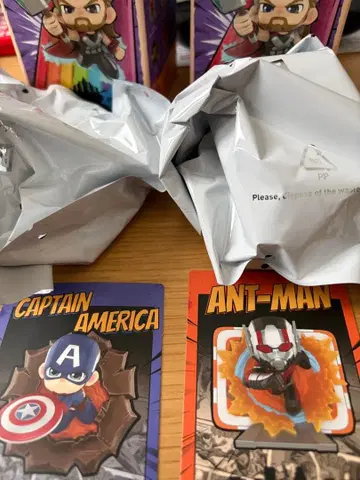 POP MART MARVEL 캡틴 아메리카 & 앤트맨
