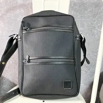 dunhill 숄더백 블랙 원포인트 로고 와펜 세로형