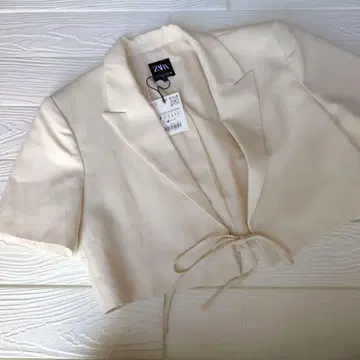 [ ZARA ] 크롭 기장 반팔 자켓 아이보리 M 새상품
