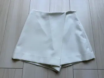 ZARA 자라 숏팬츠 화이트 XS 사이즈