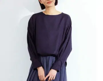 새상품급 로트레아몽 돌먼 슬리브 보트넥 블라우스 세탁기 사용 가능