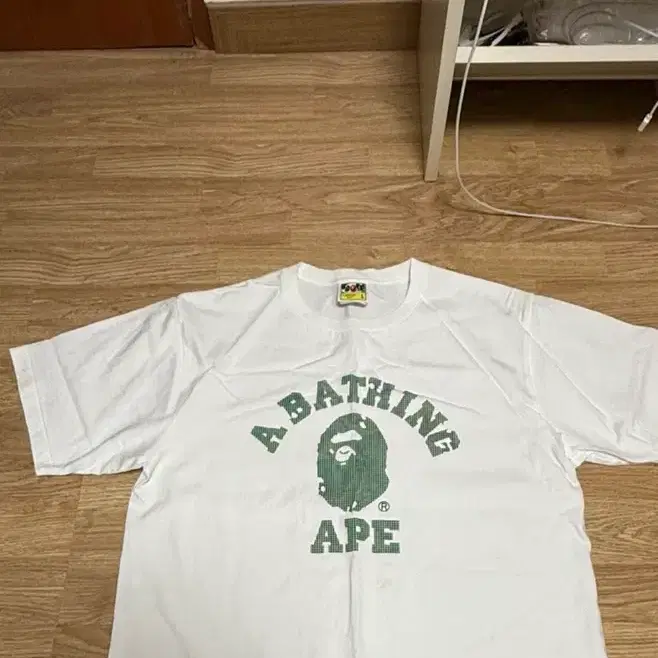 베이프(bape) 반팔 흰색 L