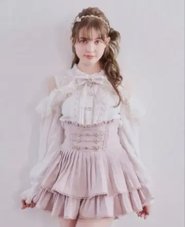 LIZLISA 오픈 숄더 프릴 블라우스 화이트