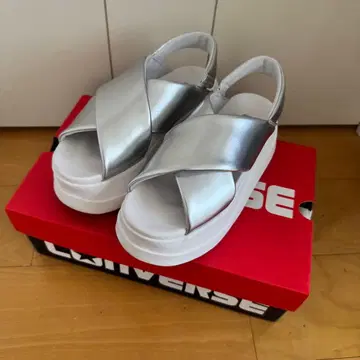 [ 새상품급 ] CONVERSE CHEWY PC 샌들 실버 24.0cm