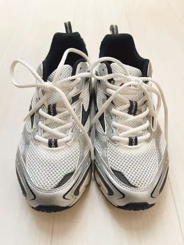 MIZUNO MXR 24.0cm 화이트 실버