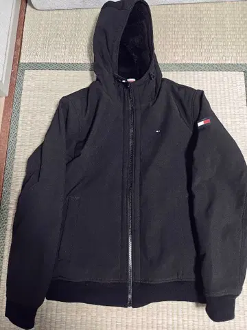 TOMMY HILFIGER 후드 부착 다운 자켓 블랙