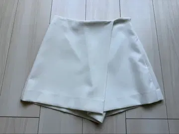 ZARA 자라 숏팬츠 화이트 XS 사이즈