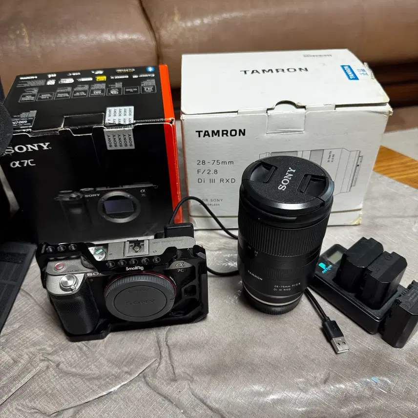 소니 a7c 풀박 탐론 28-75 상태좋음.