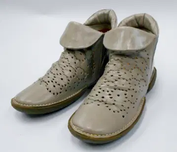 천연 가죽 펀칭 캐주얼 부츠 라이트 그레이 22.5cm 3E