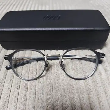 999.9 S-05 T H 1104 그레이 매트