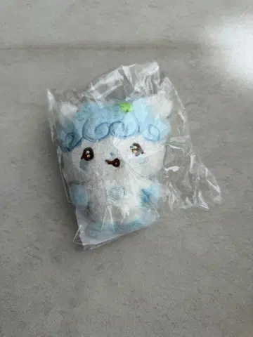 Hearts2Hearts FALABELLA 파라벨라 인형 키링