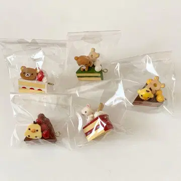 리락쿠마 코리락쿠마 키이로이토리 마쿠마쿠 케이크 가챠가챠