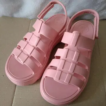 최종 가격 인하! ZARA 통굽 샌들 24cm 핑크