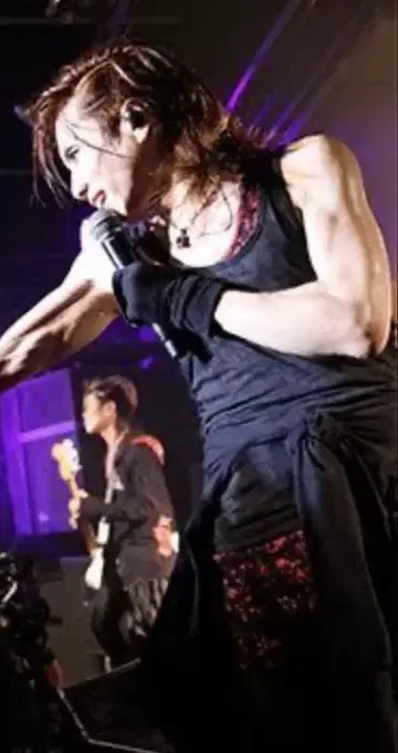 LGB 탱크탑 yasu 착용 AcidBlackCherry