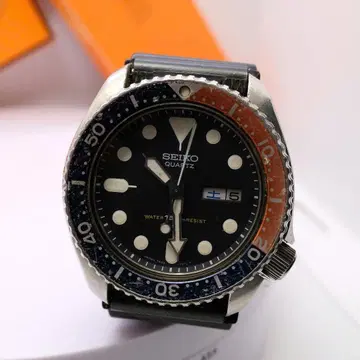C106 SEIKO QUARTZ 다이버 워치 본체