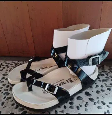 BIRKENSTOCK 버켄스탁 YARA 야라 에나멜 블랙 23cm