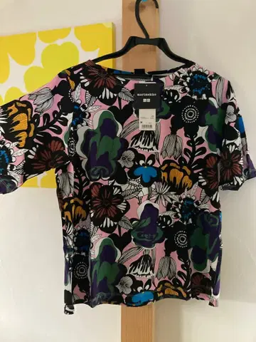 새상품 유니클로 콜라보 marimekko 플라워 프린트 반팔 M 마리메꼬