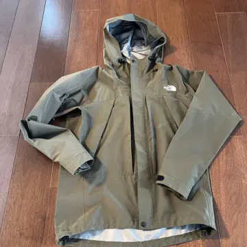 THE NORTH FACE Never Stop Exploring