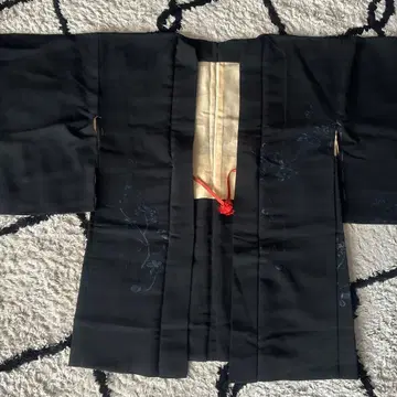 순수 실크 겉옷 블랙 베이스 꽃무늬 쥐어짜는 듯한 느낌의 겉옷 끈 포함