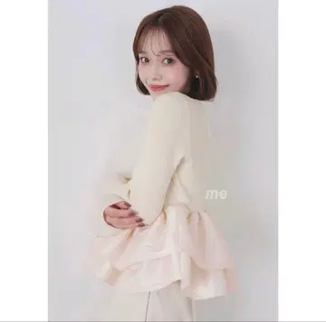 [ 새상품 ] LIAN 샤이니 프릴 니트