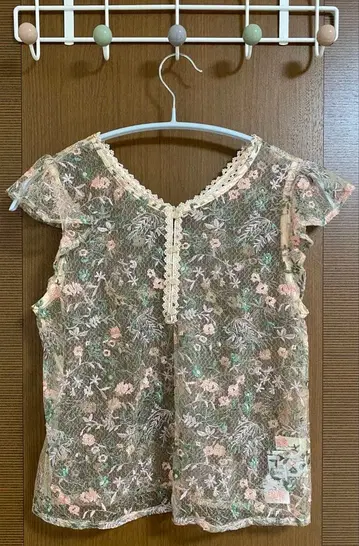 Lily Brown 꽃무늬 자수 레이스 슬리브리스