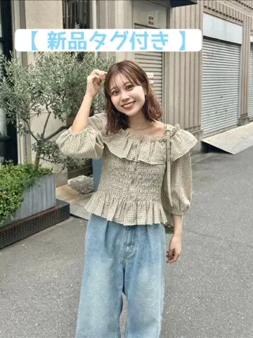 kastane 셔링 오프숄더 블라우스 베이지