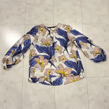 ZARA 꽃무늬 블라우스