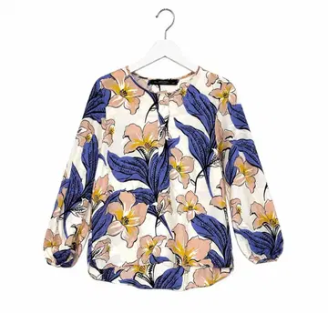 ZARA 꽃무늬 블라우스