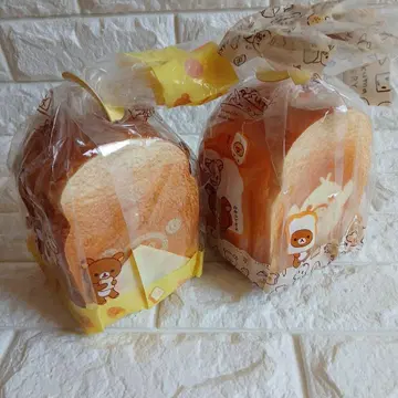 리락쿠마 베이커리 말랑말랑 가짜빵 스퀴즈 2개 키이로이토리