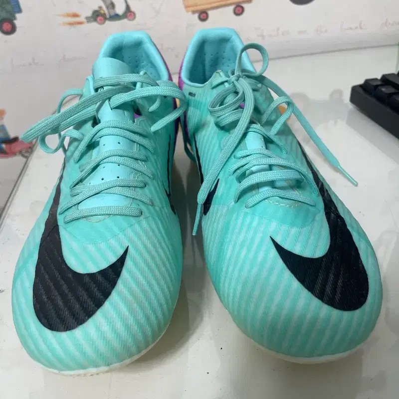 Nike Mercurial Vapor 15 아카데미 축구화