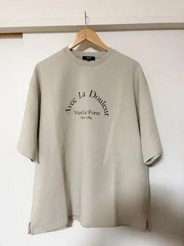 BEAMS HEART 로고 프린트 루즈핏 T셔츠 베이지 M