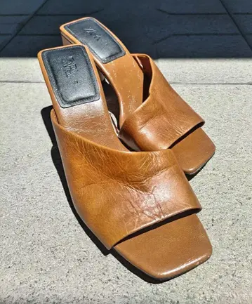 ZARA 가죽 샌들 브라운 39