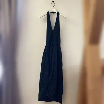 가격 인하 ZARA 홀터넥 슬리브리스 원피스 블랙 L