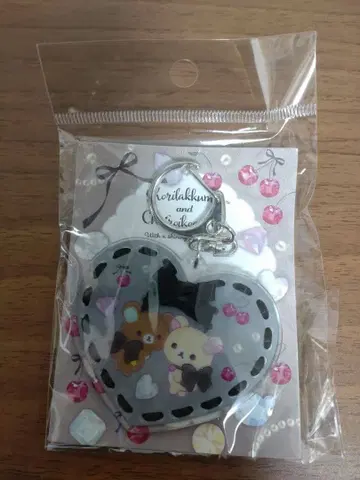 코리락쿠마 and 차이로이코구마 스토어 데코레이션 아크릴 키링