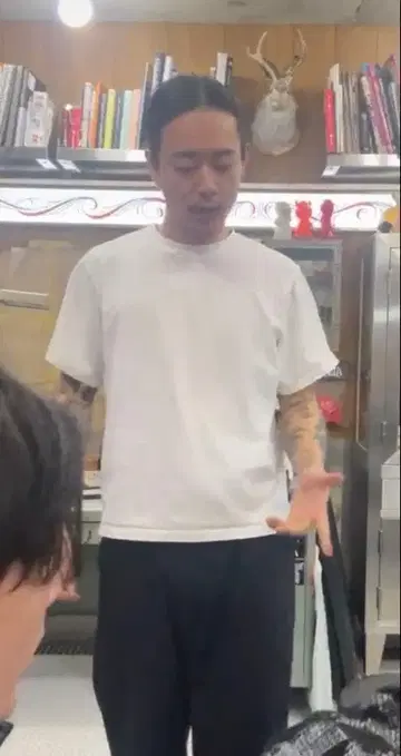 [굿 실루엣] 야마다 렌 화이트 T 반팔 미국 오모시 TSY