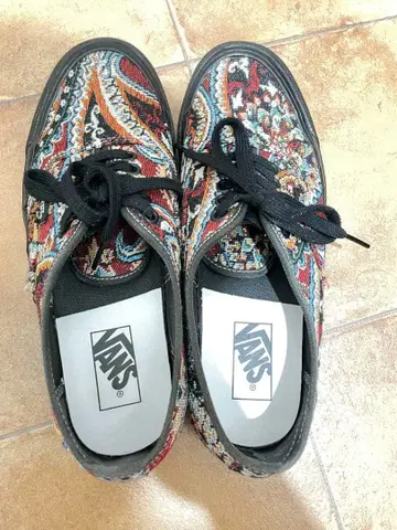 새상품급 VANS Authentic 페이즐리 무늬 스니커즈