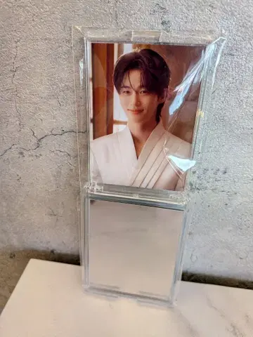 변우석 접이식 손거울