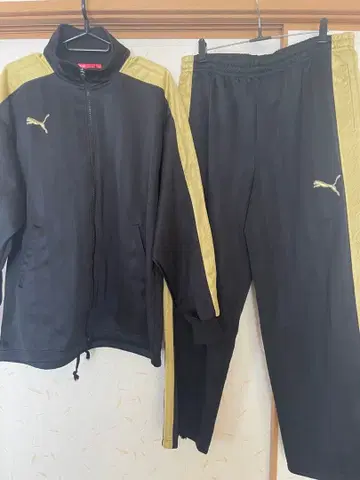 PUMA 저지 셋업 블랙 x 골드 자수 로고