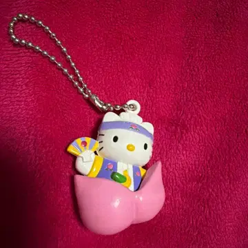 [ 헤이세이 레트로 ] 헬로키티 복숭아 키링 1999년 사이즈 4.5cm