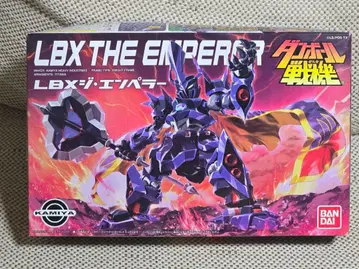 골판지 전기 LBX 더 엠퍼러 프라모델