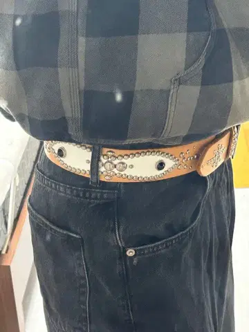 스터드 벨트